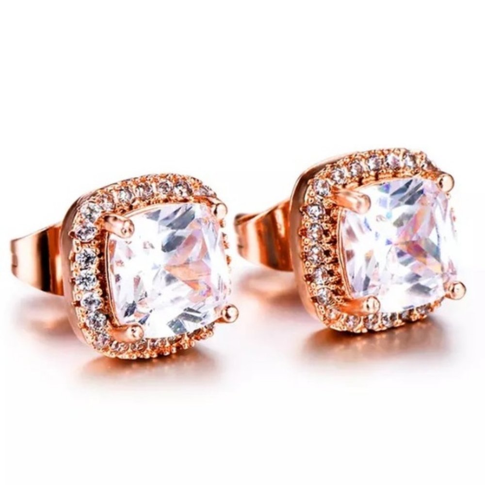 NEW 18K Rose Gold Diamond Halo Stud Earrings - Picture 5 of 6